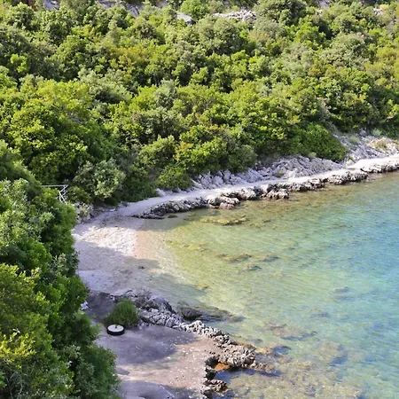 Apartment By The Sea Cove Vela Prapratna