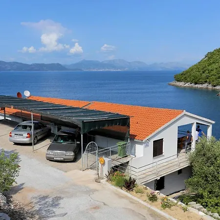By The Sea Cove Vela Prapratna Apartman