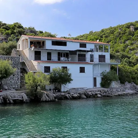 By The Sea Cove Vela Prapratna Apartman