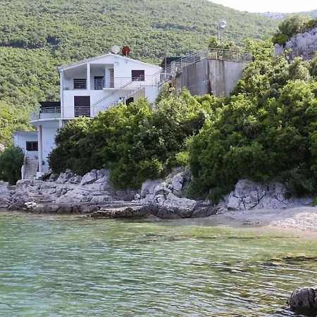 By The Sea Cove Vela Prapratna * Oskorušno