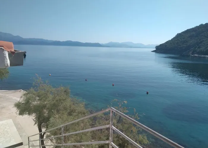 Διαμέρισμα By The Sea Cove Vela Prapratna