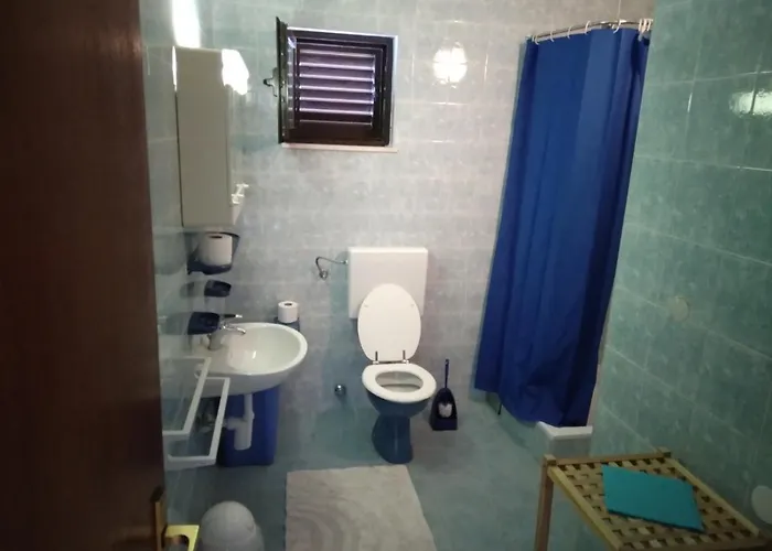 Διαμέρισμα By The Sea Cove Vela Prapratna *