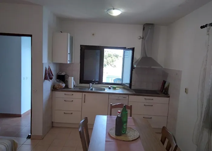 By The Sea Cove Vela Prapratna * Oskorusno